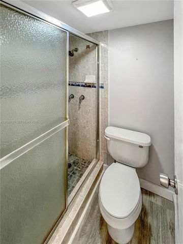 3475 N Country Club Dr 503, Aventura, FL 33180