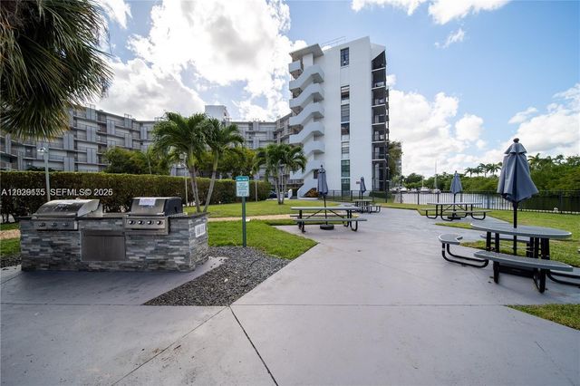 3475 N Country Club Dr 503, Aventura, FL 33180