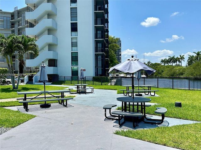 3475 N Country Club Dr 503, Aventura, FL 33180