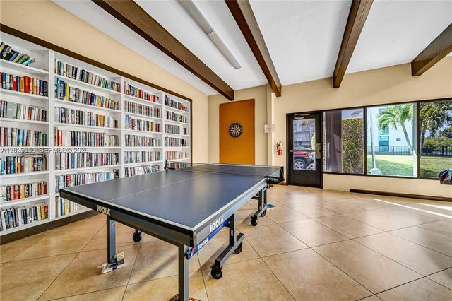 3475 N Country Club Dr 503, Aventura, FL 33180