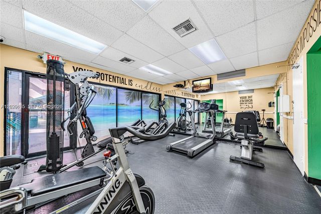 3475 N Country Club Dr 503, Aventura, FL 33180