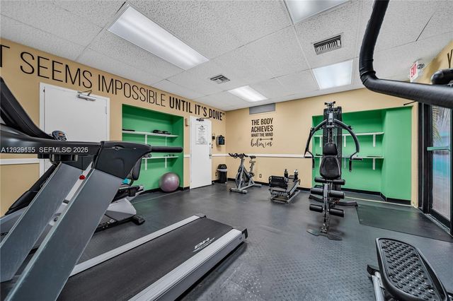 3475 N Country Club Dr 503, Aventura, FL 33180