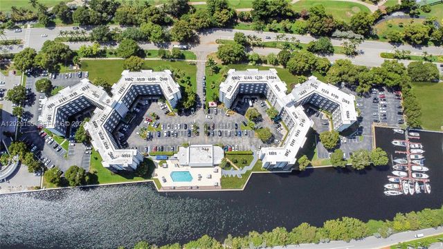 3475 N Country Club Dr 503, Aventura, FL 33180