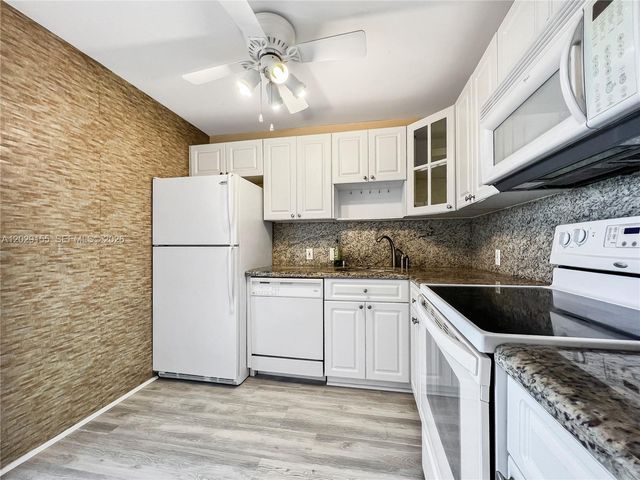 3475 N Country Club Dr 503, Aventura, FL 33180