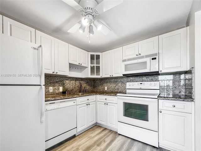 3475 N Country Club Dr 503, Aventura, FL 33180