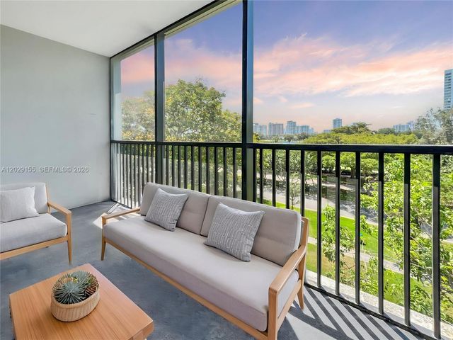3475 N Country Club Dr 503, Aventura, FL 33180