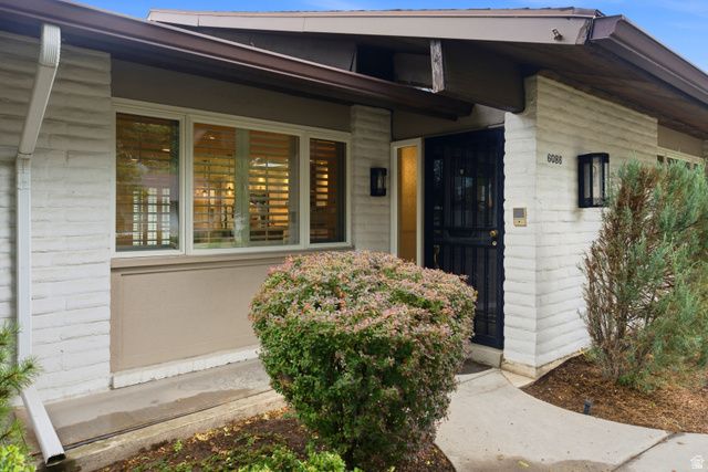 6086 S 1525 E, Murray, UT 84121