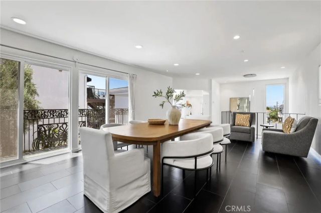 2076 Stanley Avenue, Signal Hill, CA 90755