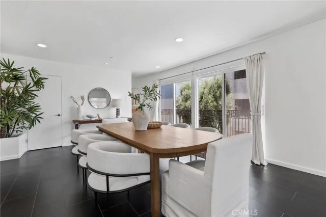 2076 Stanley Avenue, Signal Hill, CA 90755