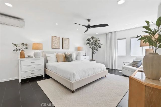 2076 Stanley Avenue, Signal Hill, CA 90755