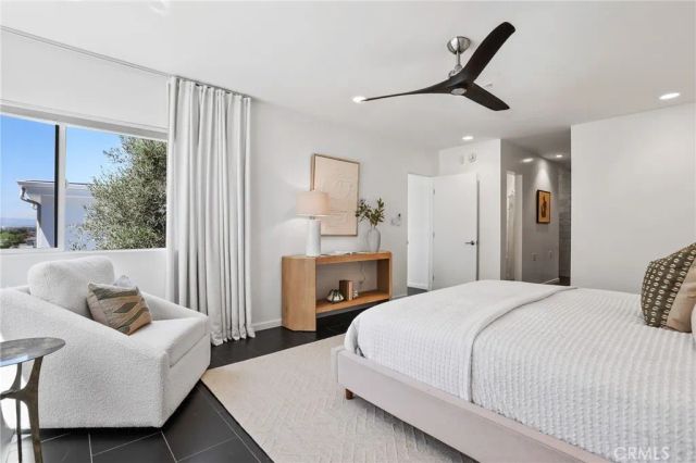 2076 Stanley Avenue, Signal Hill, CA 90755