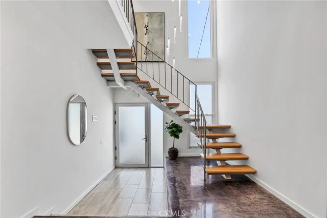 2076 Stanley Avenue, Signal Hill, CA 90755