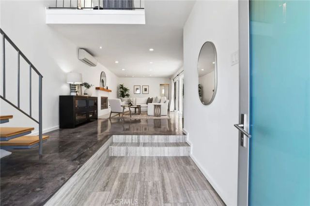 2076 Stanley Avenue, Signal Hill, CA 90755