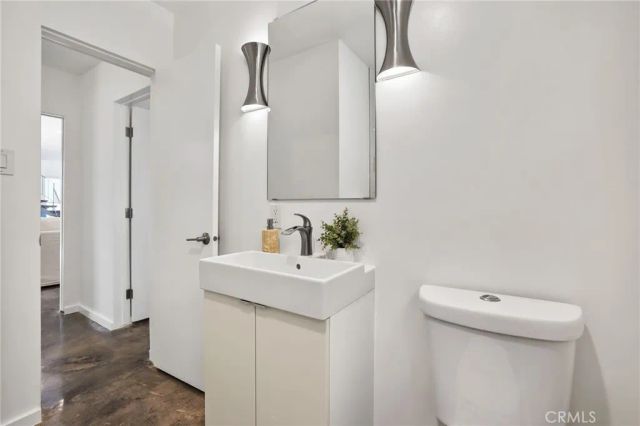 2076 Stanley Avenue, Signal Hill, CA 90755