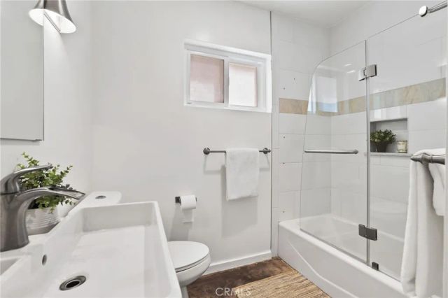 2076 Stanley Avenue, Signal Hill, CA 90755