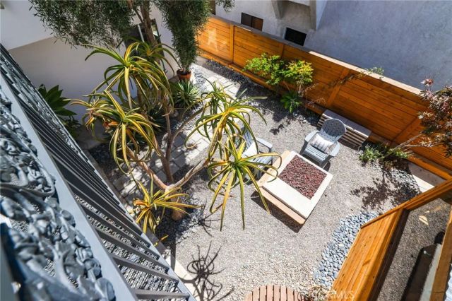 2076 Stanley Avenue, Signal Hill, CA 90755