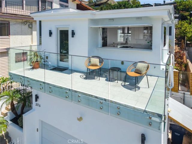 2076 Stanley Avenue, Signal Hill, CA 90755