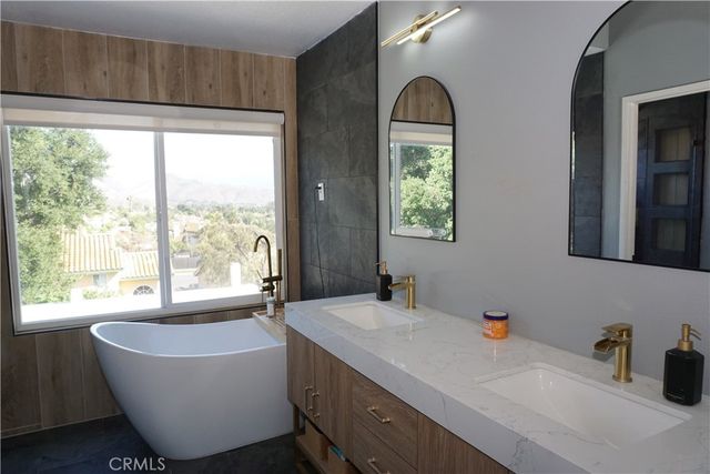 2622 Presidio Lane, Corona, CA 92879