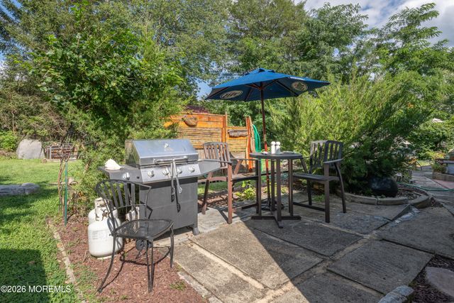13 Lee Avenue, Bayville, NJ 08721