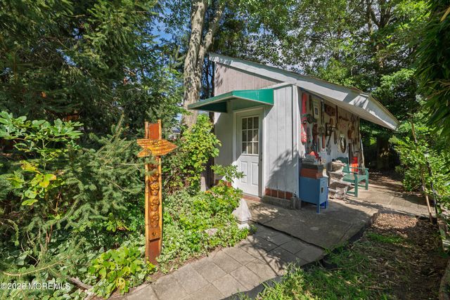 13 Lee Avenue, Bayville, NJ 08721