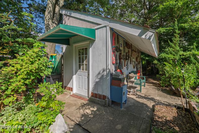 13 Lee Avenue, Bayville, NJ 08721