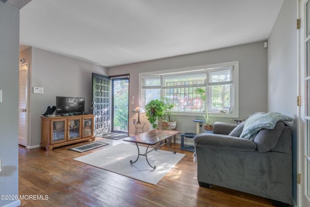 13 Lee Avenue, Bayville, NJ 08721