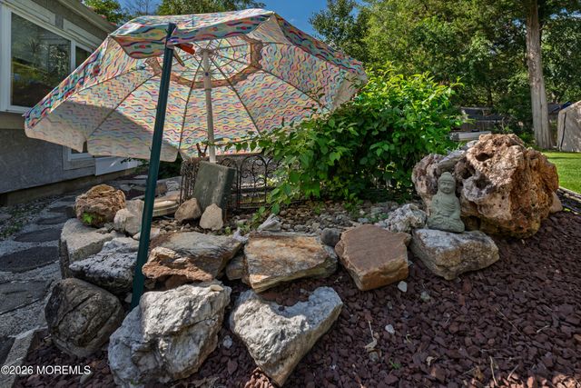13 Lee Avenue, Bayville, NJ 08721