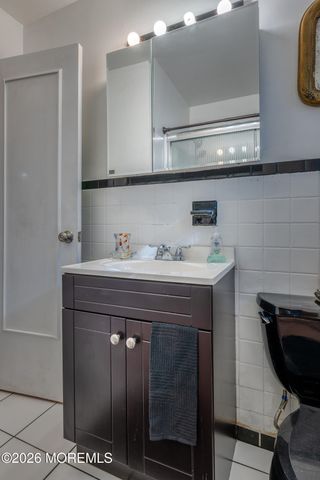 13 Lee Avenue, Bayville, NJ 08721