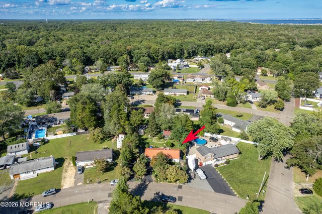 13 Lee Avenue, Bayville, NJ 08721