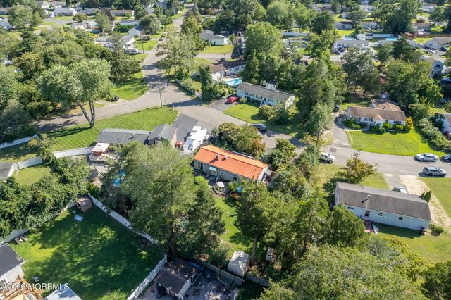 13 Lee Avenue, Bayville, NJ 08721