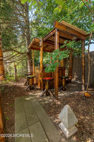 13 Lee Avenue, Bayville, NJ 08721