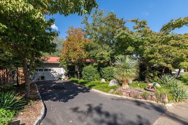 13 Lee Avenue, Bayville, NJ 08721