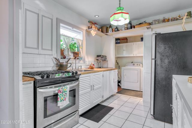 13 Lee Avenue, Bayville, NJ 08721