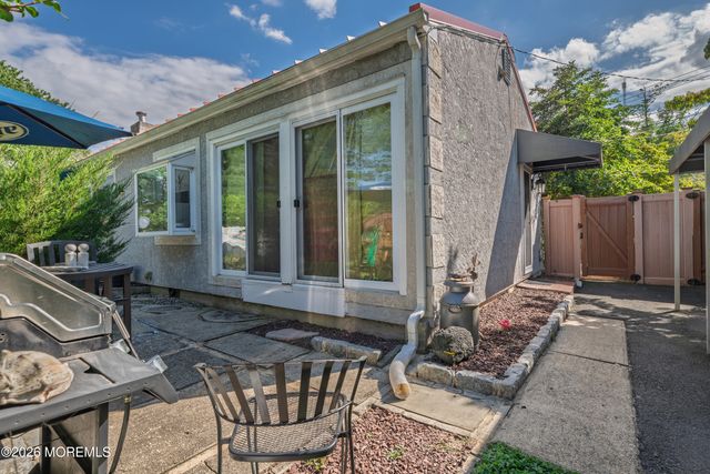 13 Lee Avenue, Bayville, NJ 08721