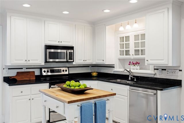 210 Hillwood Ave, Richmond, VA 23226