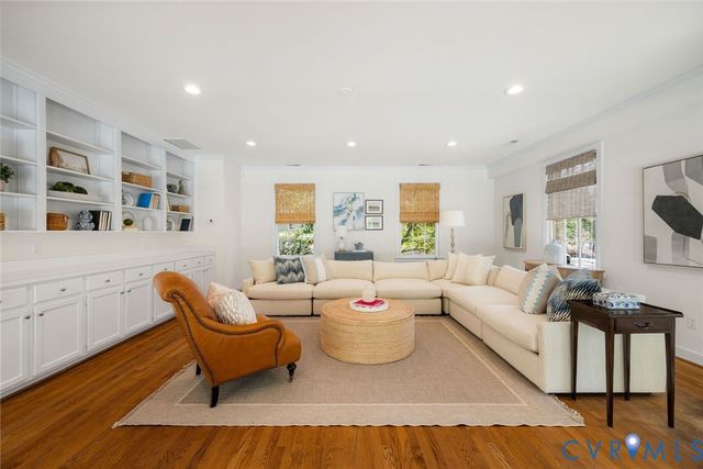 210 Hillwood Ave, Richmond, VA 23226