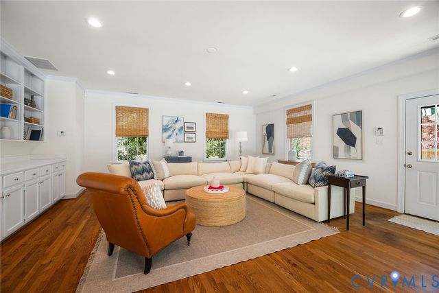 210 Hillwood Ave, Richmond, VA 23226