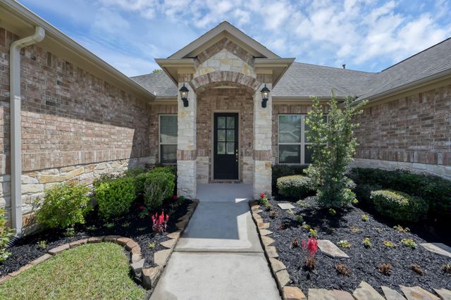 2051 Brookmont Drive, Conroe, TX 77301