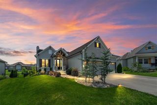 3053 NW Thoreau Lane, Lee's Summit, MO 64081