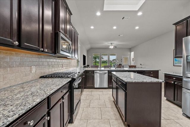 2731 Ahnya Lane, League City, TX 77573