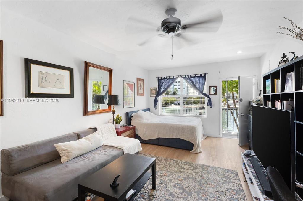 Image 7 of property listing at 2445 Lake Pancoast Dr J, Miami Beach, FL 33140