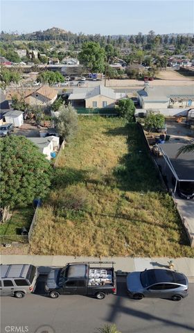 7542 Peters St, Riverside, CA 92504