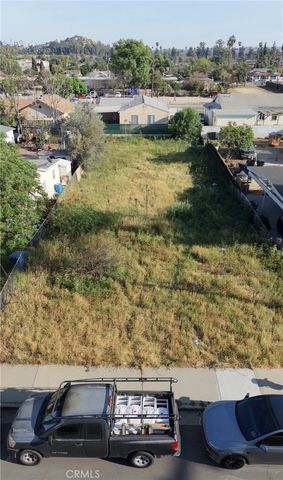 7542 Peters St, Riverside, CA 92504