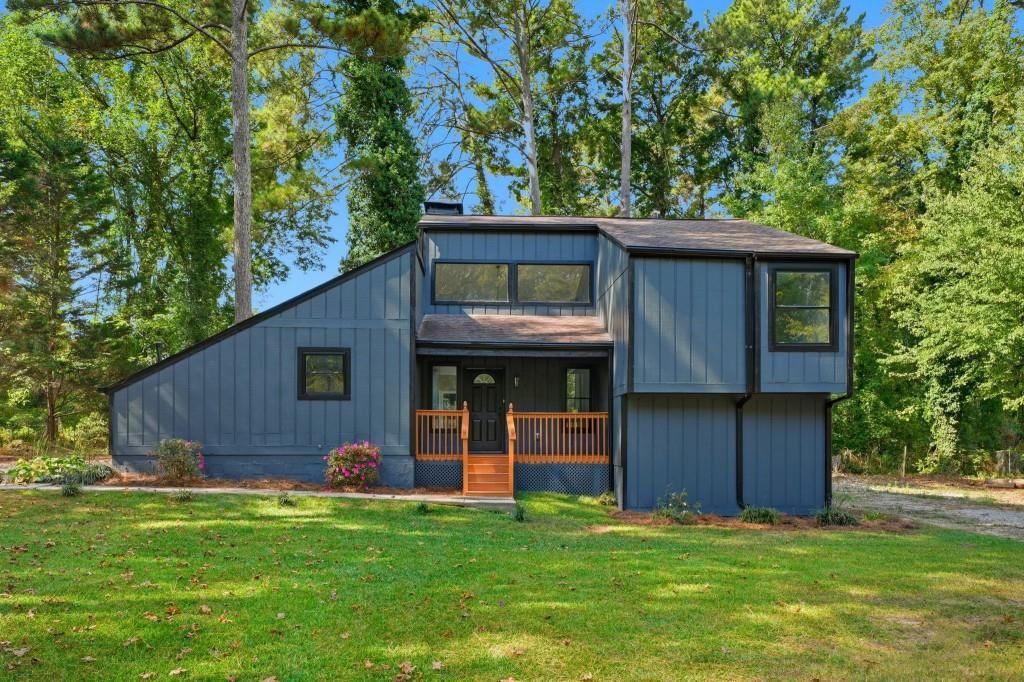 210 Rosewood Drive, Fayetteville, GA 30214