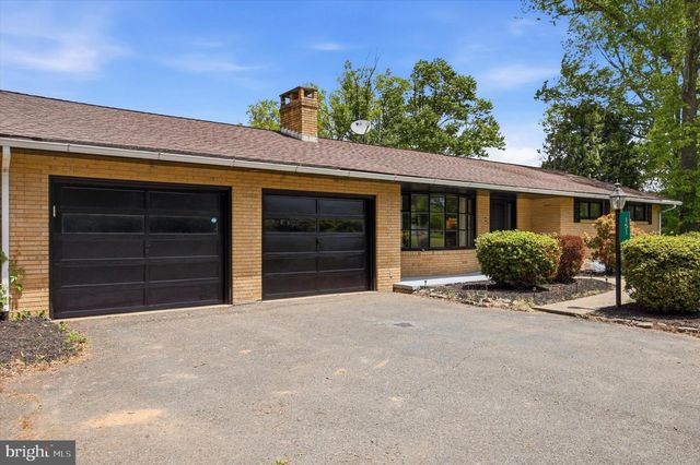 151 AXE HANDLE RD, Quakertown, PA 18951