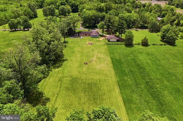 151 AXE HANDLE RD, Quakertown, PA 18951