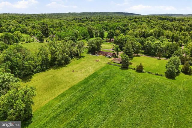 151 AXE HANDLE RD, Quakertown, PA 18951