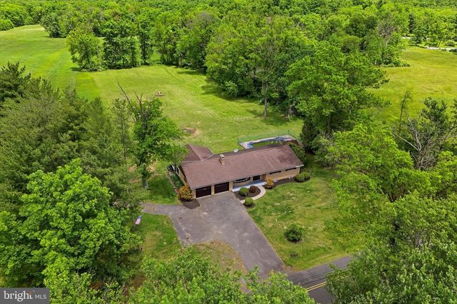 151 AXE HANDLE RD, Quakertown, PA 18951