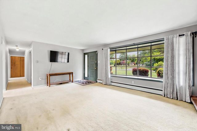 151 AXE HANDLE RD, Quakertown, PA 18951