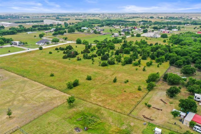 000 Palmer Lane, Ponder, TX 76259